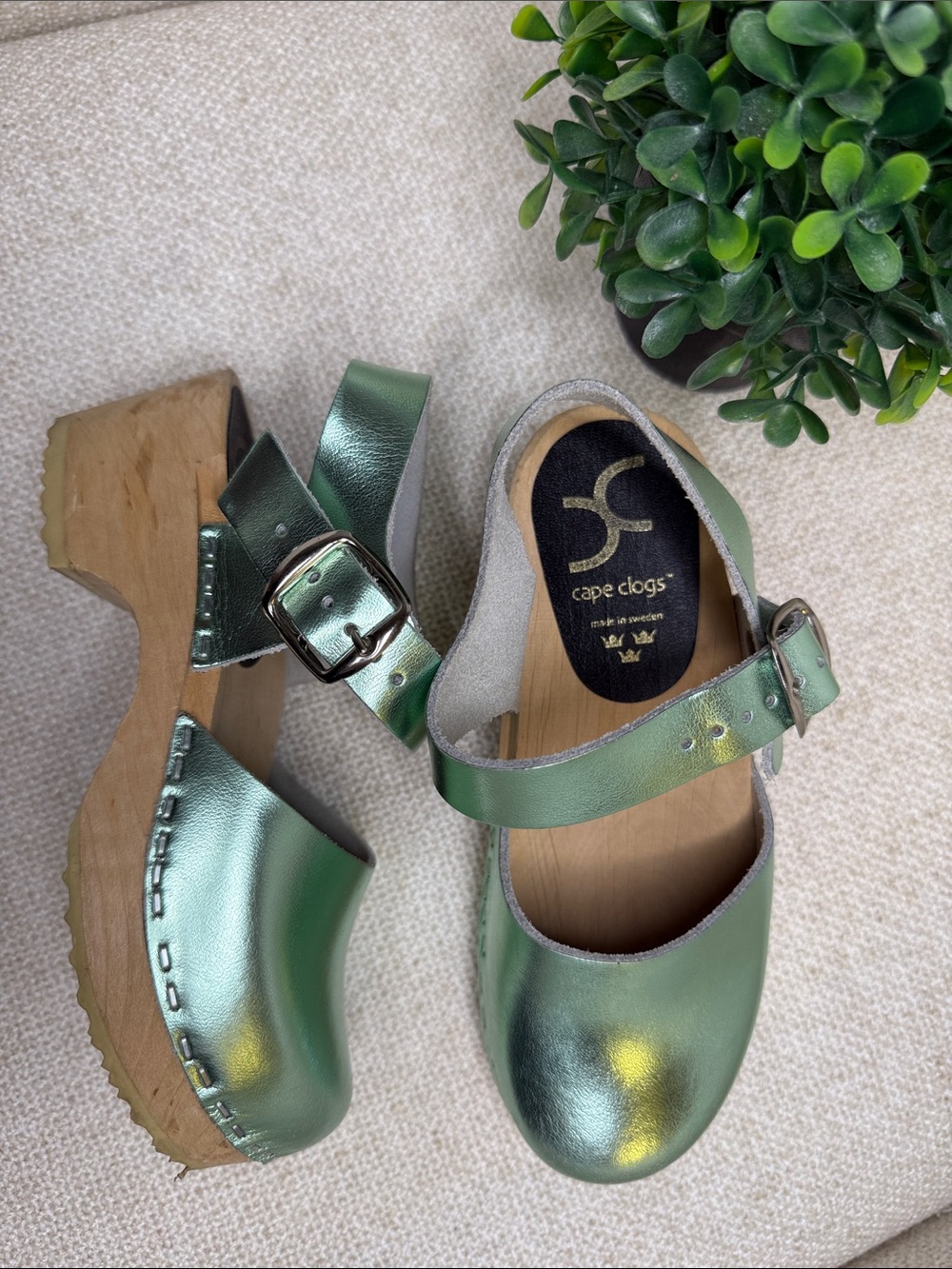 Cape Clogs Kids Metallic Green Mary Jane Dress Clog kids 12